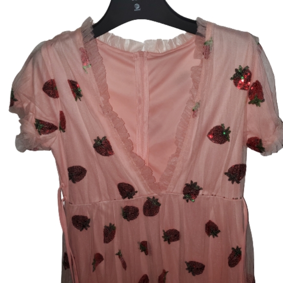 Strawberry print dress pink size XL - Picture 2 of 8
